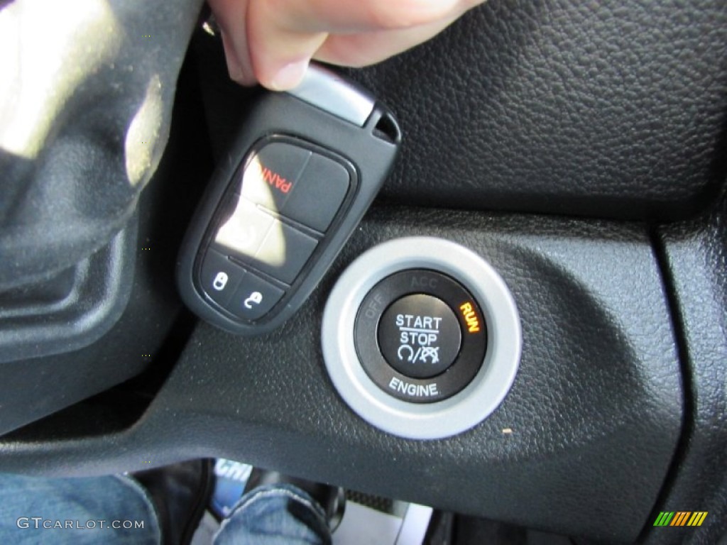 2015 Ram 3500 Laramie Limited Crew Cab 4x4 Keys Photo #102141585