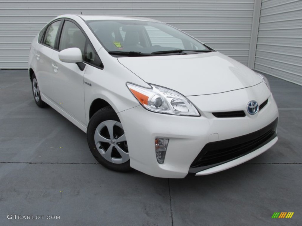 2015 Prius Two Hybrid - Blizzard Pearl / Misty Gray photo #2