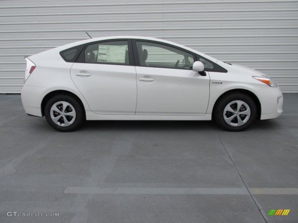 2015 Prius Two Hybrid - Blizzard Pearl / Misty Gray photo #3