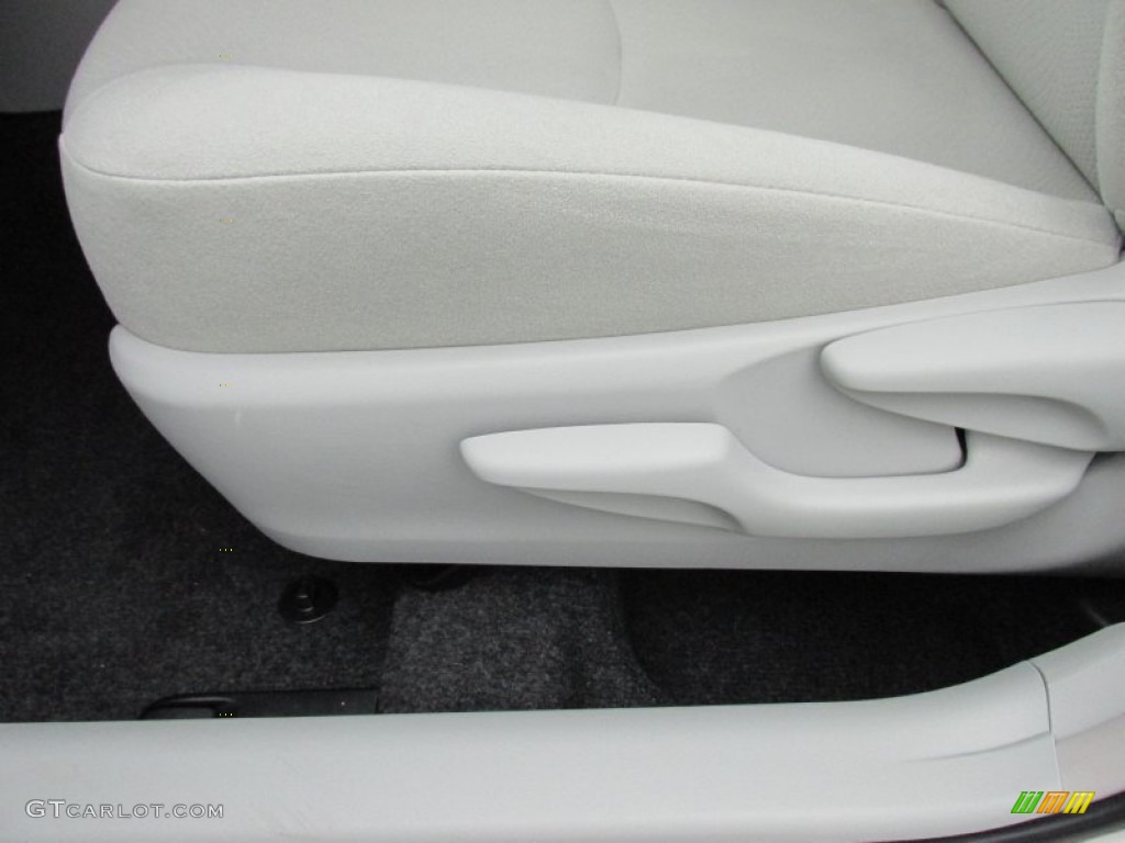 2015 Prius Two Hybrid - Blizzard Pearl / Misty Gray photo #23