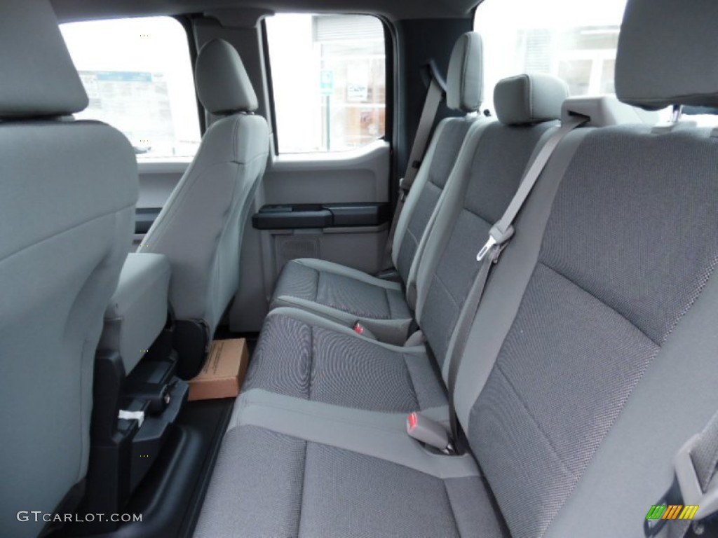 Medium Earth Gray Interior 2015 Ford F150 XL SuperCab 4x4 Photo #102153317