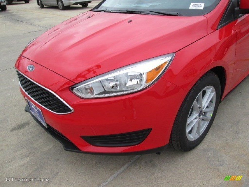 2015 Focus SE Sedan - Race Red / Charcoal Black photo #6