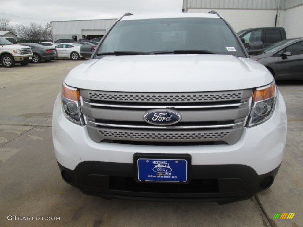 2015 Explorer FWD - Oxford White / Medium Light Stone photo #4