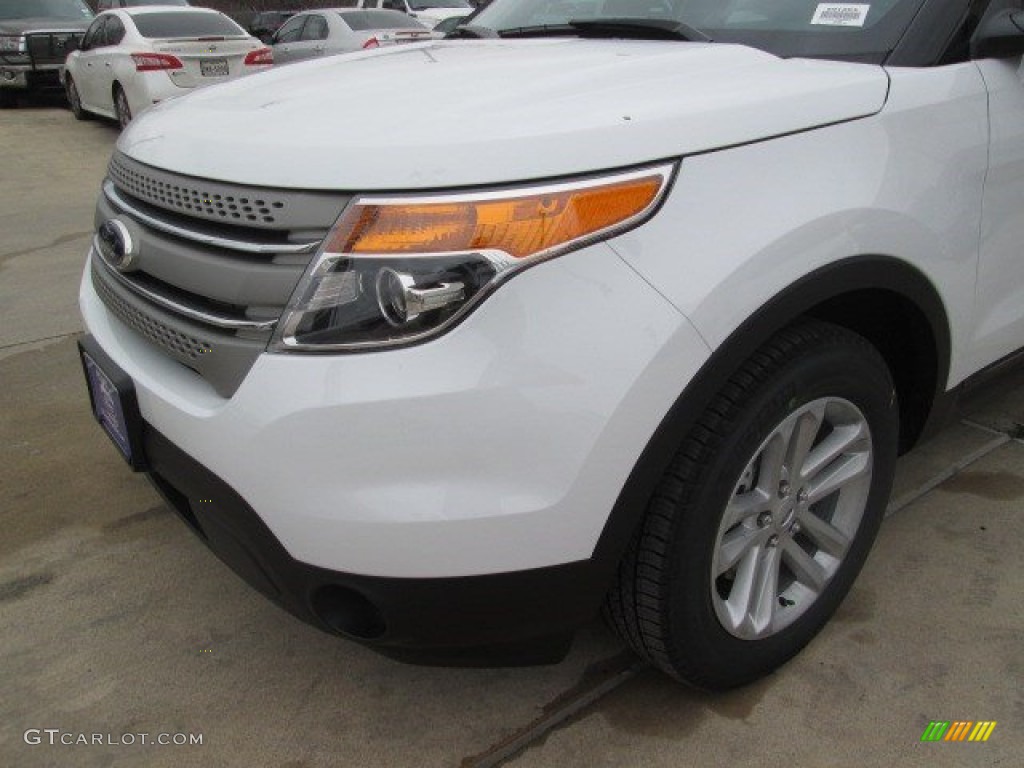 2015 Explorer FWD - Oxford White / Medium Light Stone photo #6