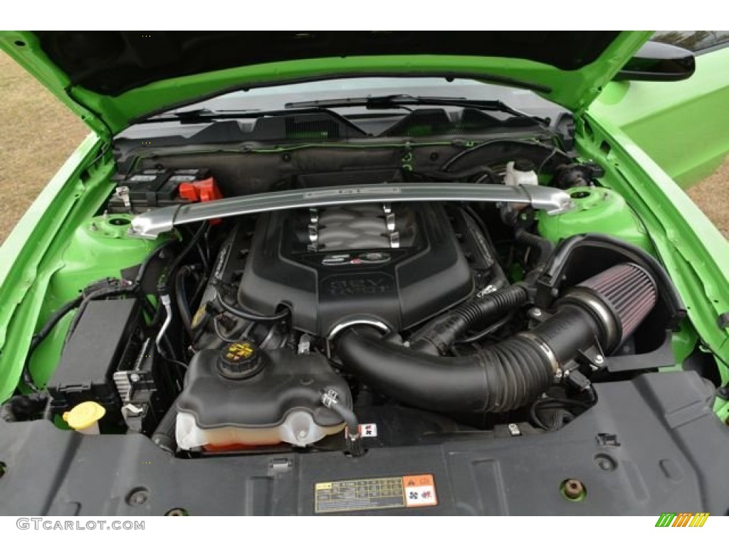 2014 Ford Mustang GT Coupe Engine Photos