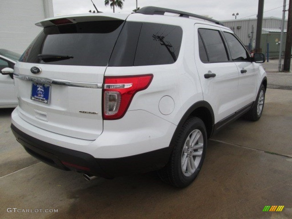 2015 Explorer FWD - Oxford White / Medium Light Stone photo #9