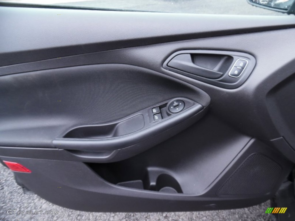 2015 Focus S Sedan - Magnetic Metallic / Charcoal Black photo #12