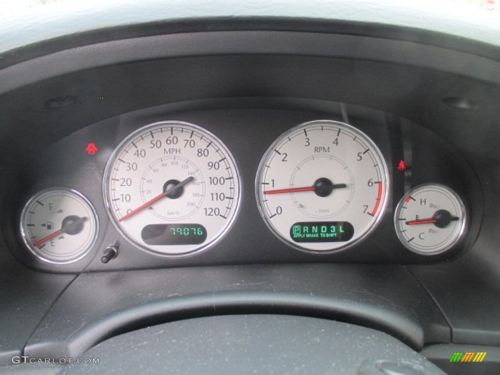 2007 Chrysler Town & Country Limited Gauges Photo #102158780