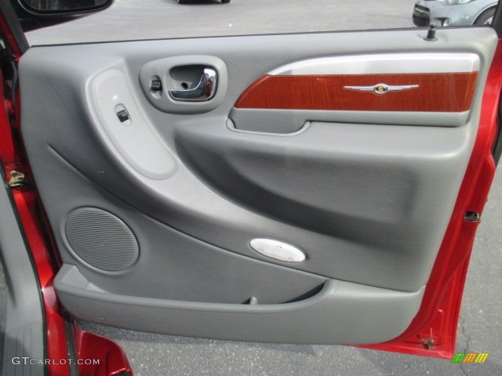 2007 Chrysler Town & Country Limited Door Panel Photos