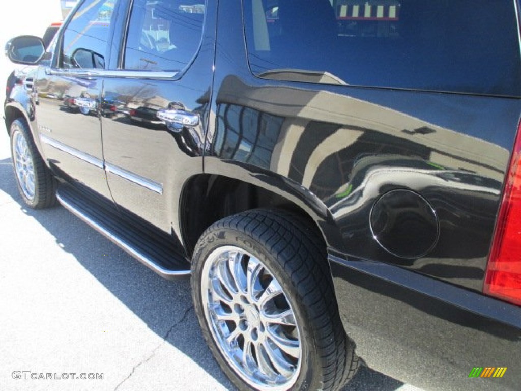 2011 Escalade Luxury AWD - Black Raven / Ebony/Ebony photo #44