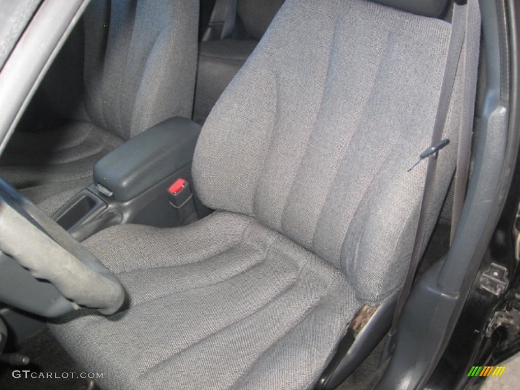 2002 Cavalier Sedan - Black / Graphite photo #5