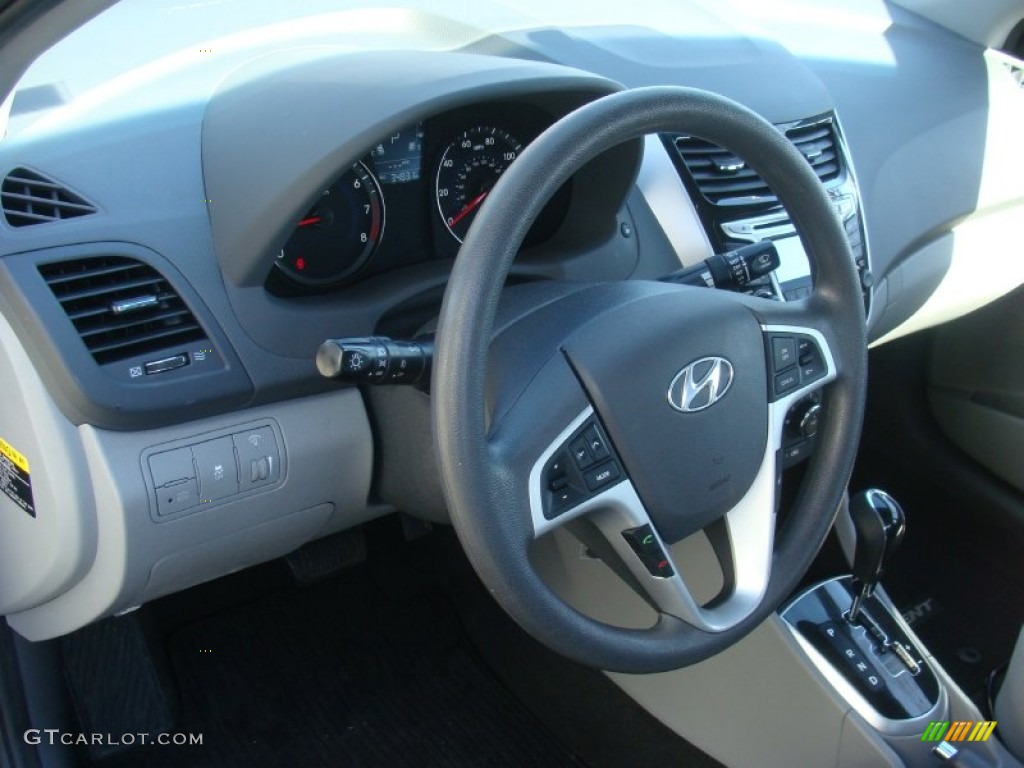 2012 Accent SE 5 Door - Cyclone Gray / Black photo #6