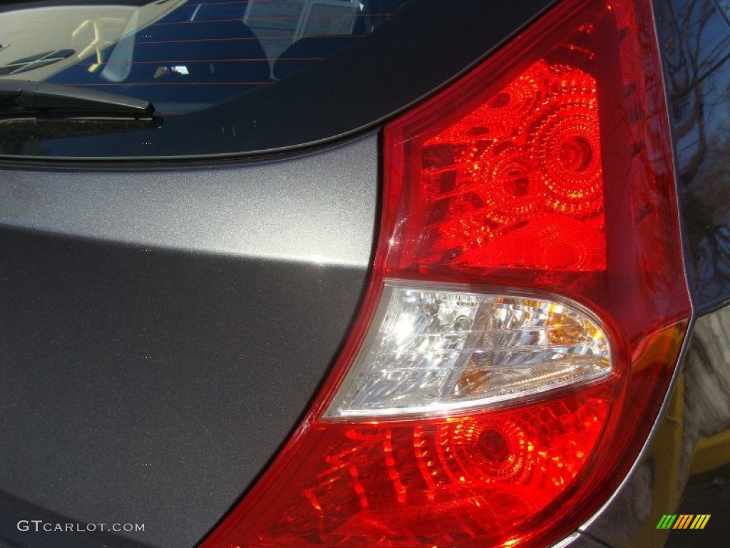 2012 Accent SE 5 Door - Cyclone Gray / Black photo #19