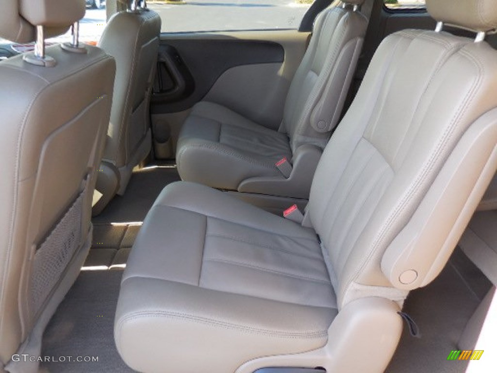 2014 Town & Country Touring - True Blue Pearl / Dark Frost Beige/Medium Frost Beige photo #5