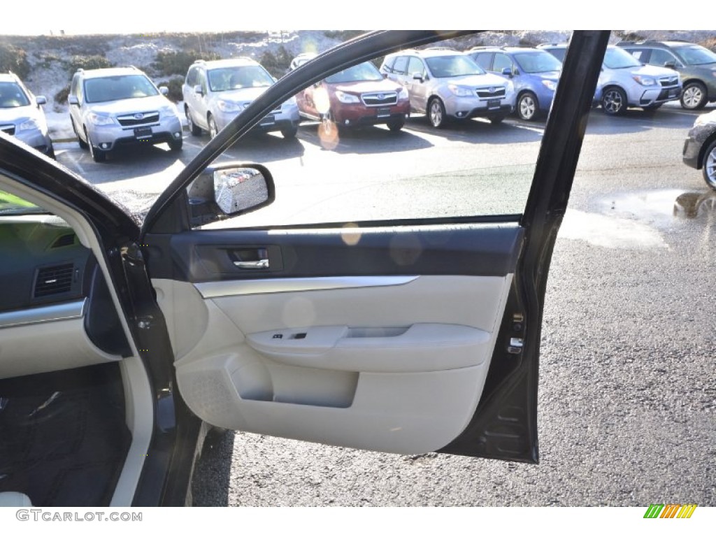 2011 Outback 2.5i Wagon - Crystal Black Silica / Warm Ivory photo #17