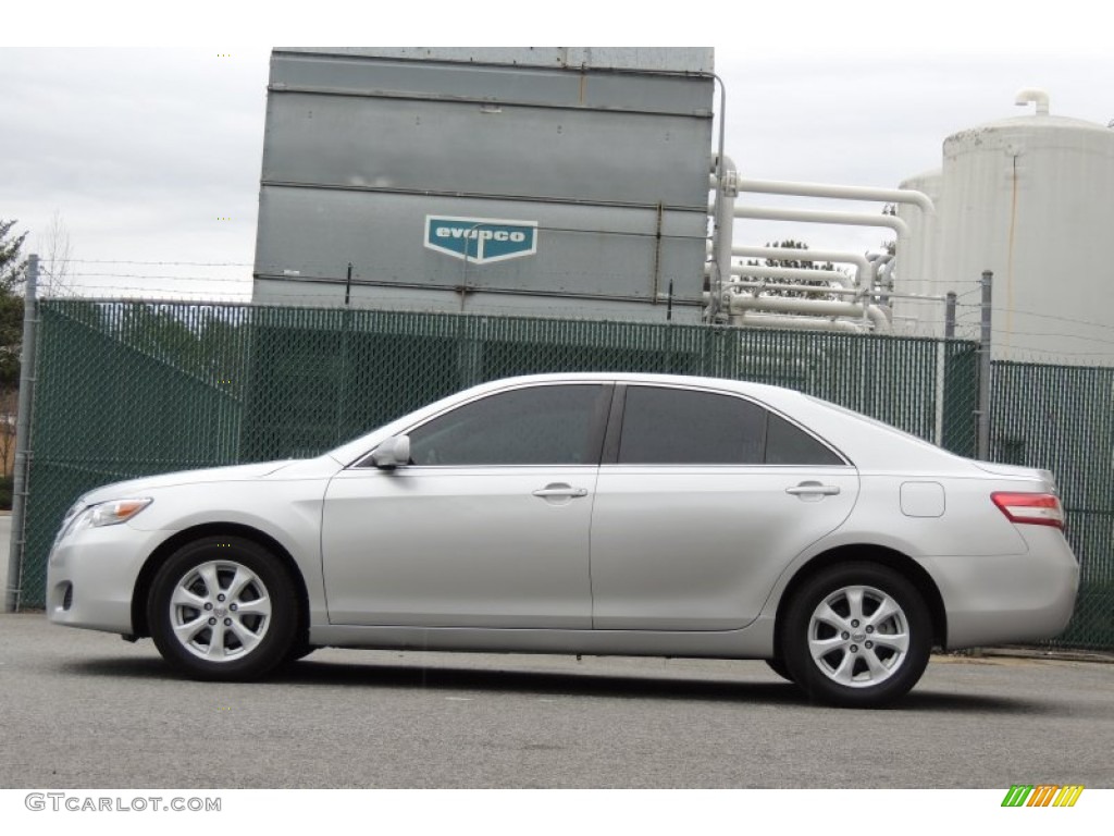 Classic Silver Metallic 2010 Toyota Camry LE Exterior Photo #102172154