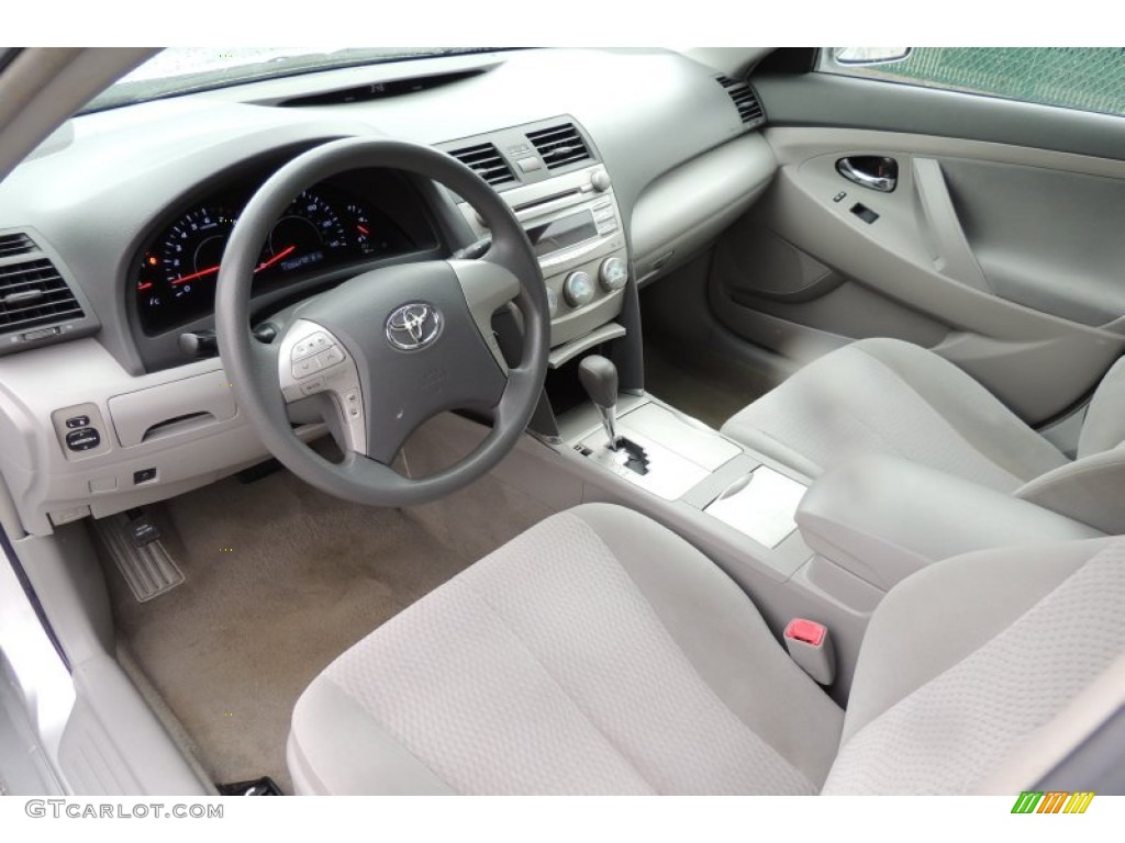 Ash Gray Interior 2010 Toyota Camry LE Photo #102172235