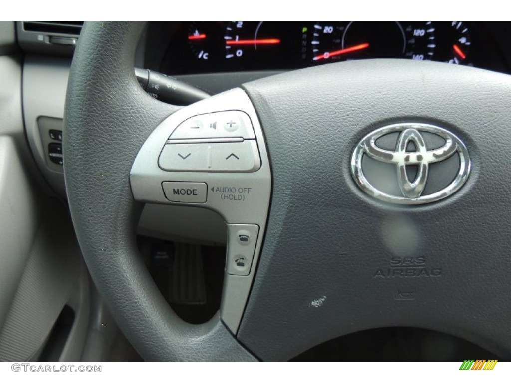 2010 Toyota Camry LE Controls Photo #102172356