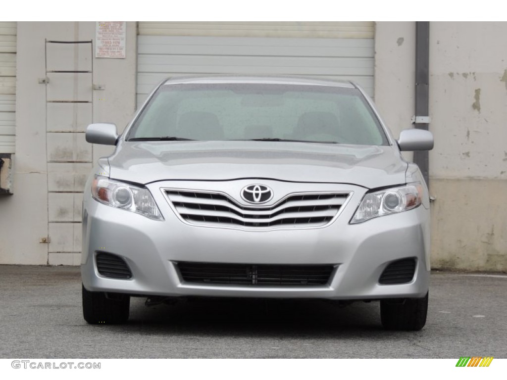 Classic Silver Metallic 2010 Toyota Camry LE Exterior Photo #102172532