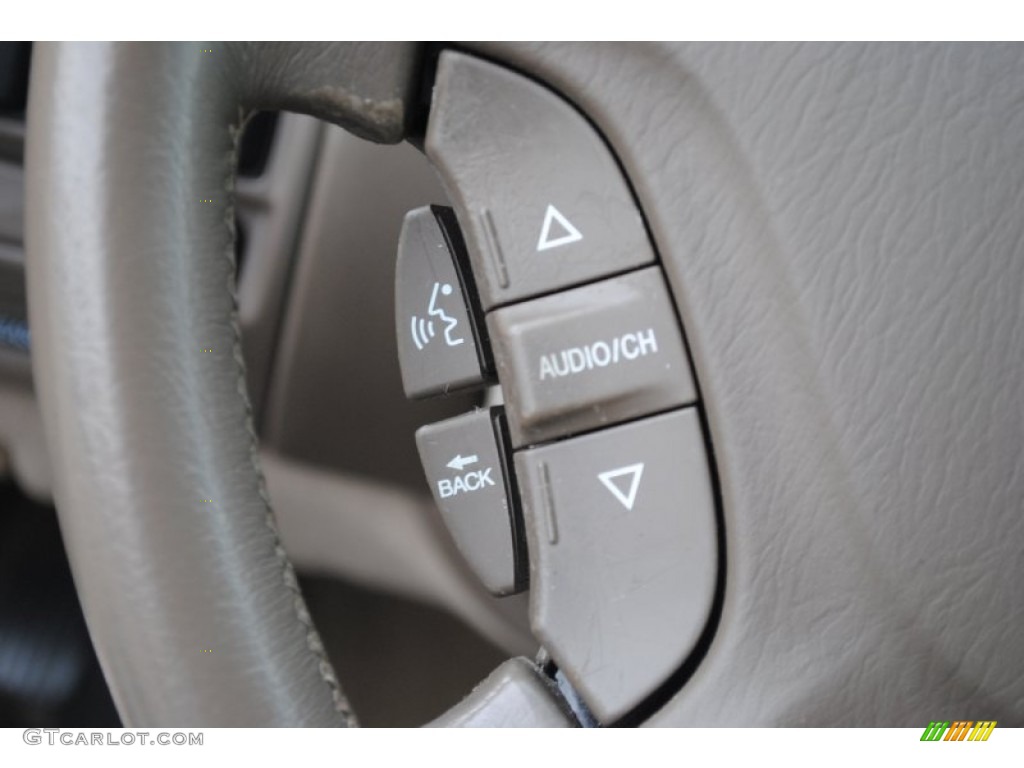 2004 Acura RL 3.5 Controls Photo #102172700