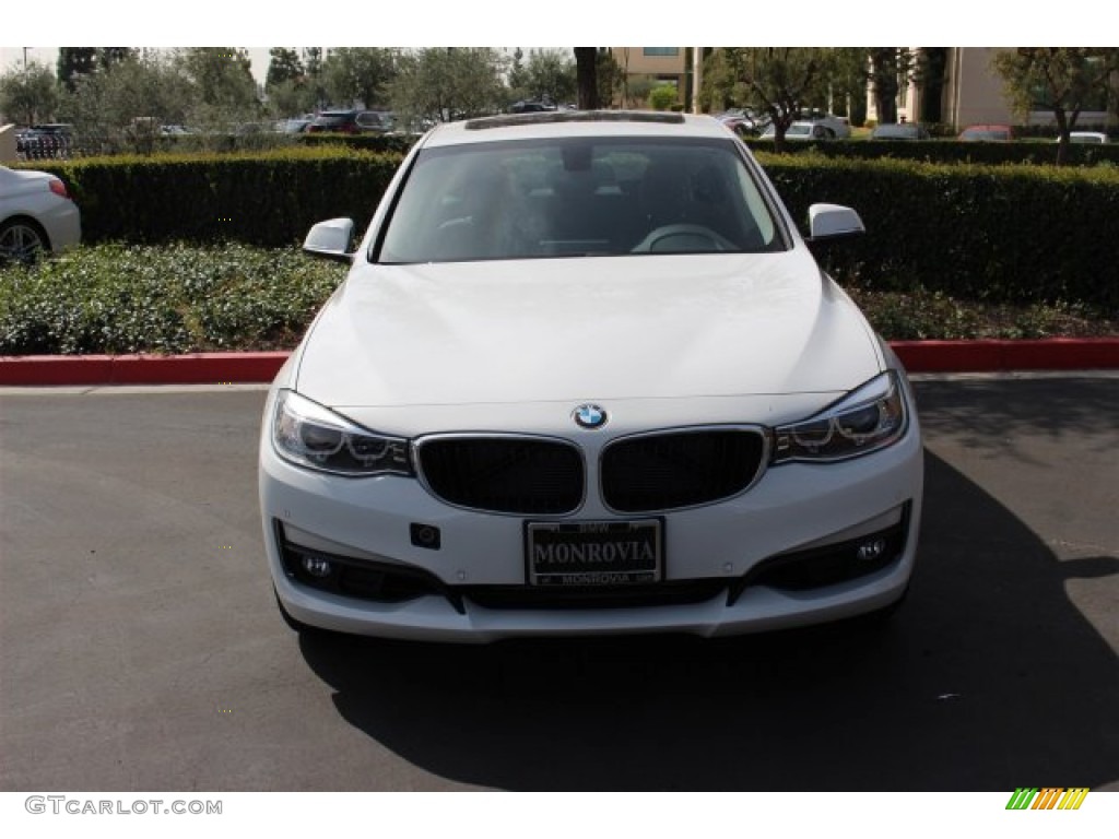 2015 3 Series 328i xDrive Gran Turismo - Alpine White / Black photo #3