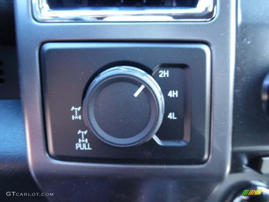 2015 Ford F150 XLT SuperCab 4x4 Controls Photo #102176243