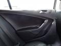 Deep Black - Passat Komfort Sedan Photo No. 24