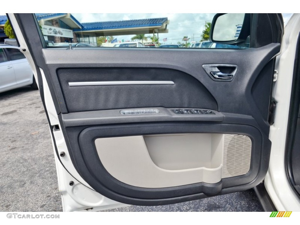 2009 Dodge Journey SXT Dark Slate Gray/Light Graystone Door Panel Photo #102178088