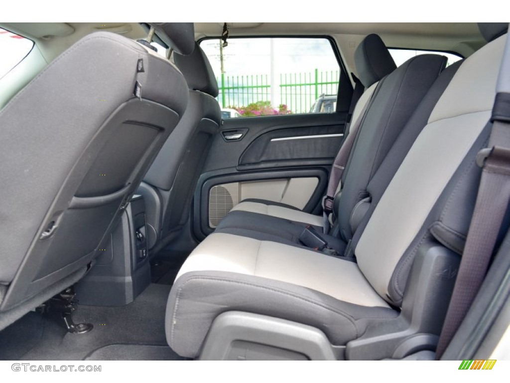 2009 Dodge Journey SXT Rear Seat Photo #102178229