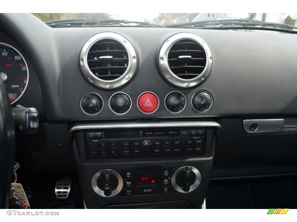 2001 Audi TT 1.8T quattro Coupe Controls Photo #102180791