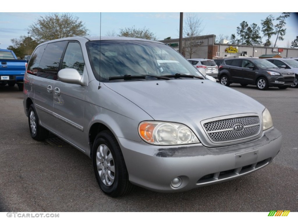 2005 Sedona LX - Diamond Silver Metallic / Gray photo #1