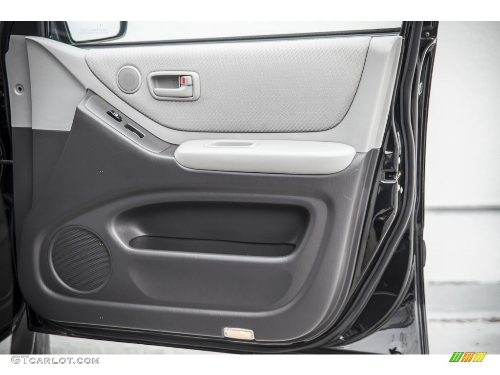 2005 Toyota Highlander I4 Gray Door Panel Photo #102185921
