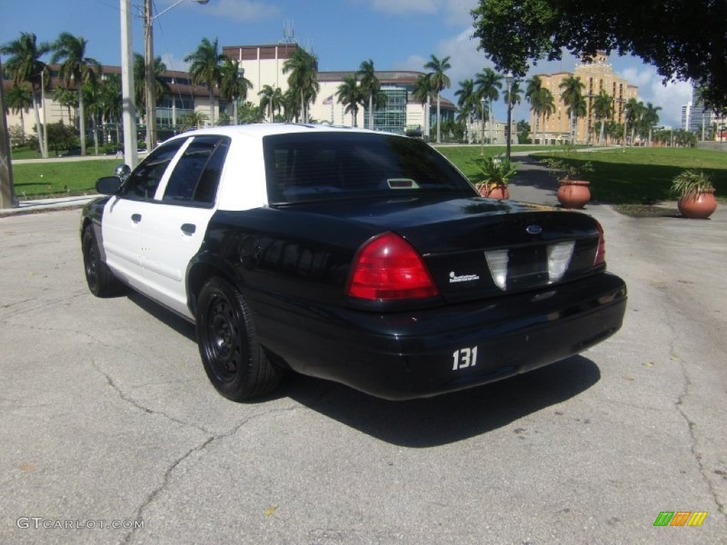 2006 Crown Victoria Police Interceptor - Vibrant White / Light Camel photo #2