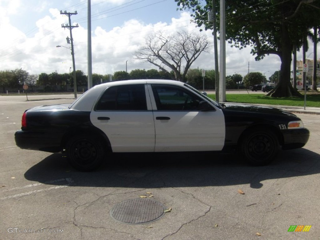 2006 Crown Victoria Police Interceptor - Vibrant White / Light Camel photo #6