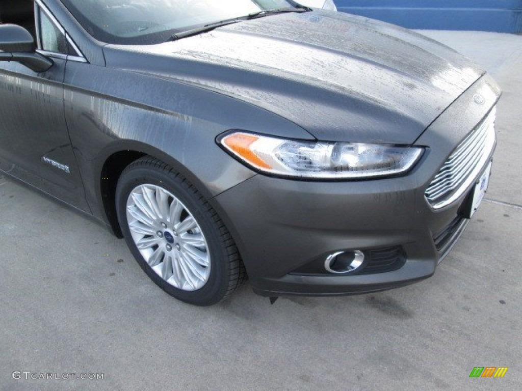 2015 Fusion Hybrid SE - Magnetic Metallic / Charcoal Black photo #2