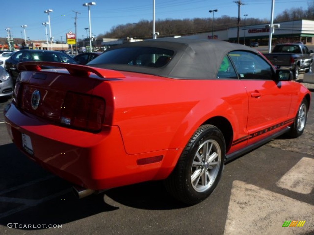 2005 Mustang V6 Premium Convertible - Redfire Metallic / Dark Charcoal photo #4