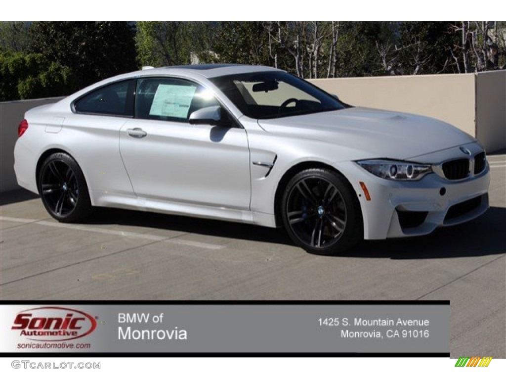 2015 M4 Coupe - Mineral White Metallic / Black photo #1