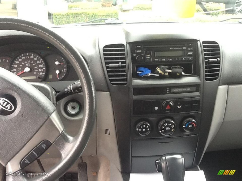 2006 Sorento LX - Clear White / Gray photo #7
