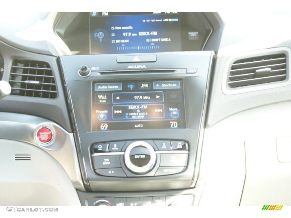 2016 Acura ILX Technology Controls Photo #102229744