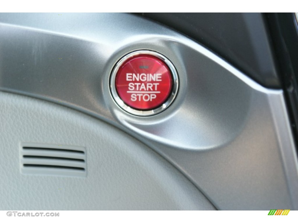 2016 Acura ILX Technology Controls Photo #102229952