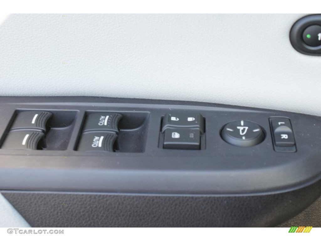 2016 Acura ILX Technology Controls Photo #102230121