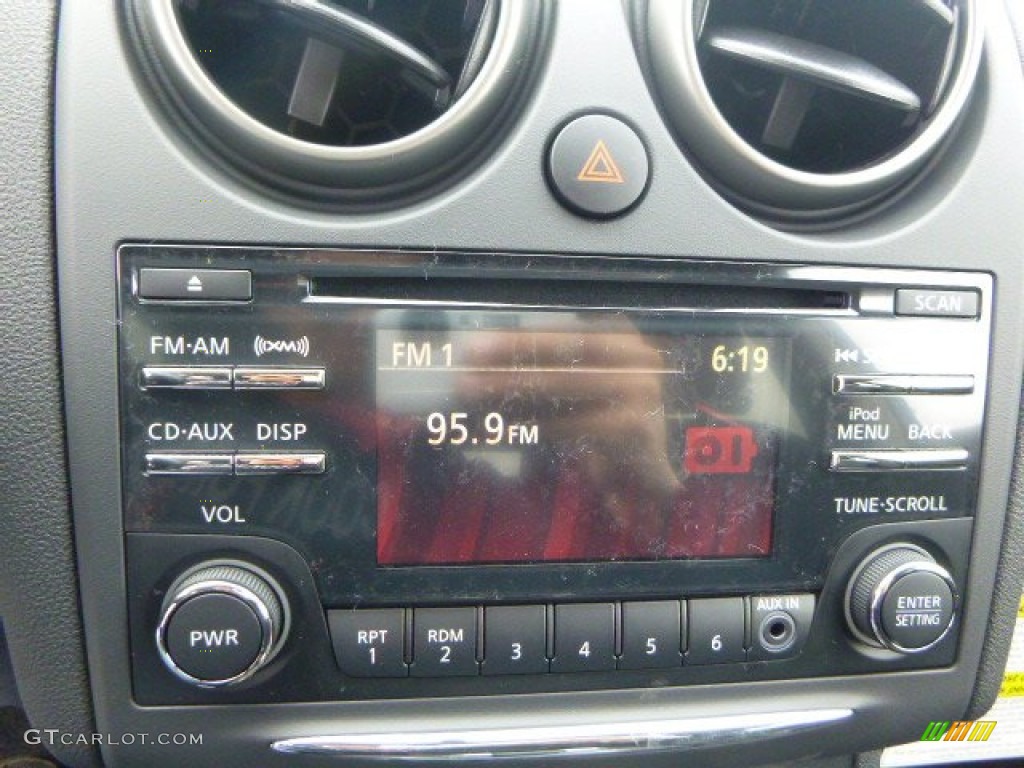 2015 Nissan Rogue Select S AWD Audio System Photo #102235123