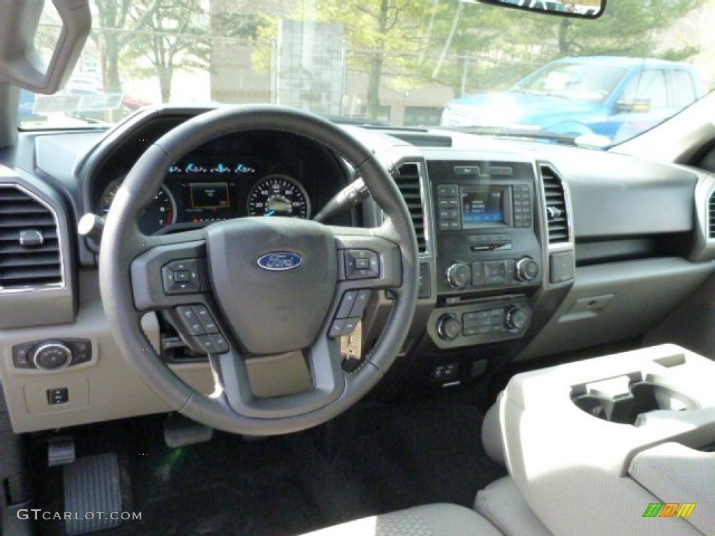 2015 Ford F150 XLT SuperCab 4x4 Medium Earth Gray Dashboard Photo #102246534