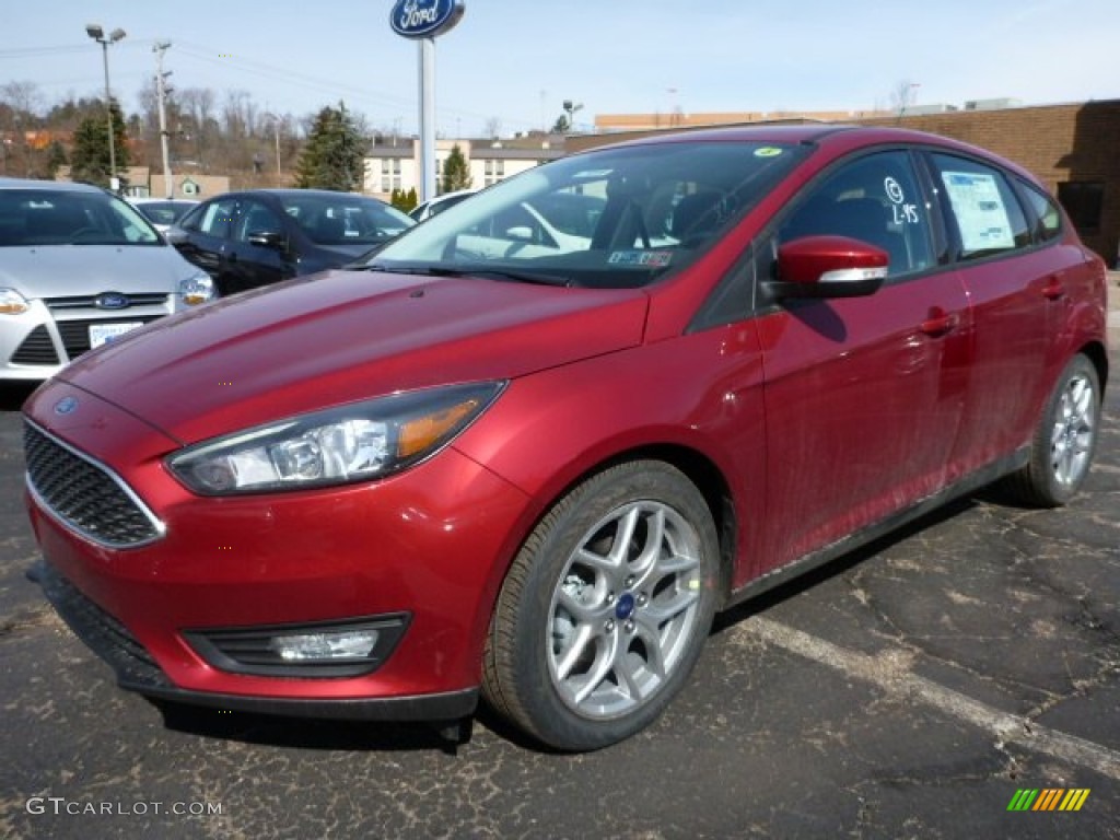 2015 Focus SE Hatchback - Ruby Red Metallic / Charcoal Black photo #5