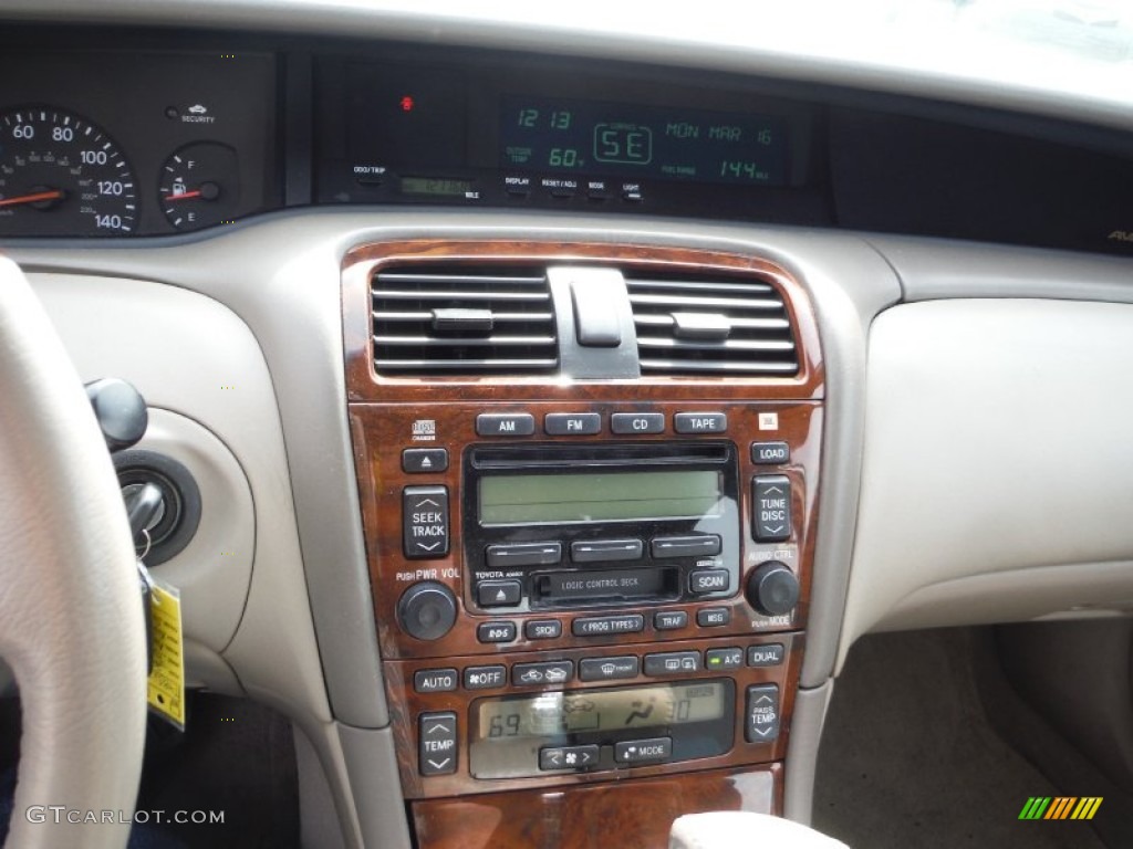 2004 Avalon XLS - Silver Spruce Metallic / Taupe photo #16
