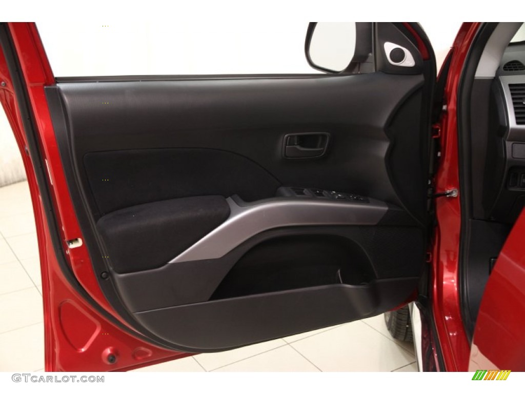 2008 Mitsubishi Outlander SE 4WD Black Door Panel Photo #102251511