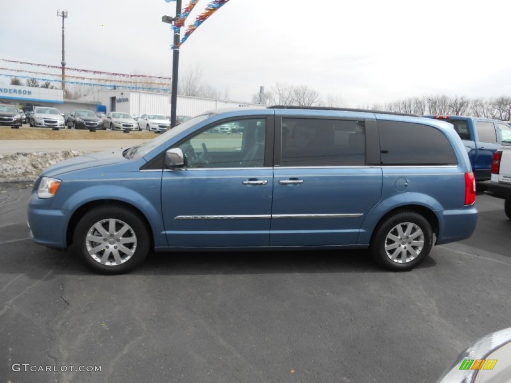 Crystal Blue Pearl 2012 Chrysler Town & Country Touring - L Exterior Photo #102251517