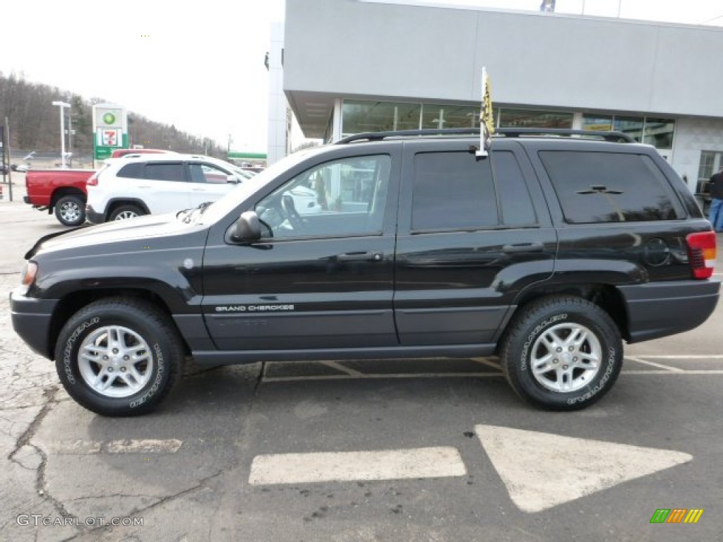 2004 Grand Cherokee Laredo 4x4 - Brillant Black Crystal Pearl / Dark Slate Gray photo #2