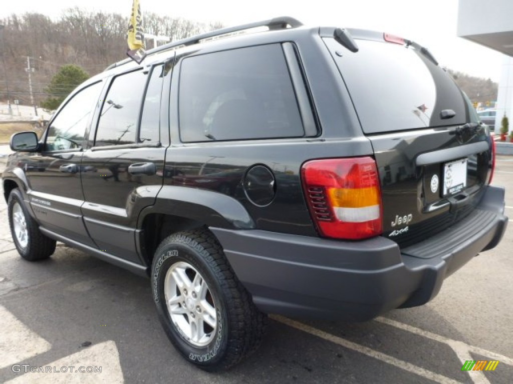2004 Grand Cherokee Laredo 4x4 - Brillant Black Crystal Pearl / Dark Slate Gray photo #3