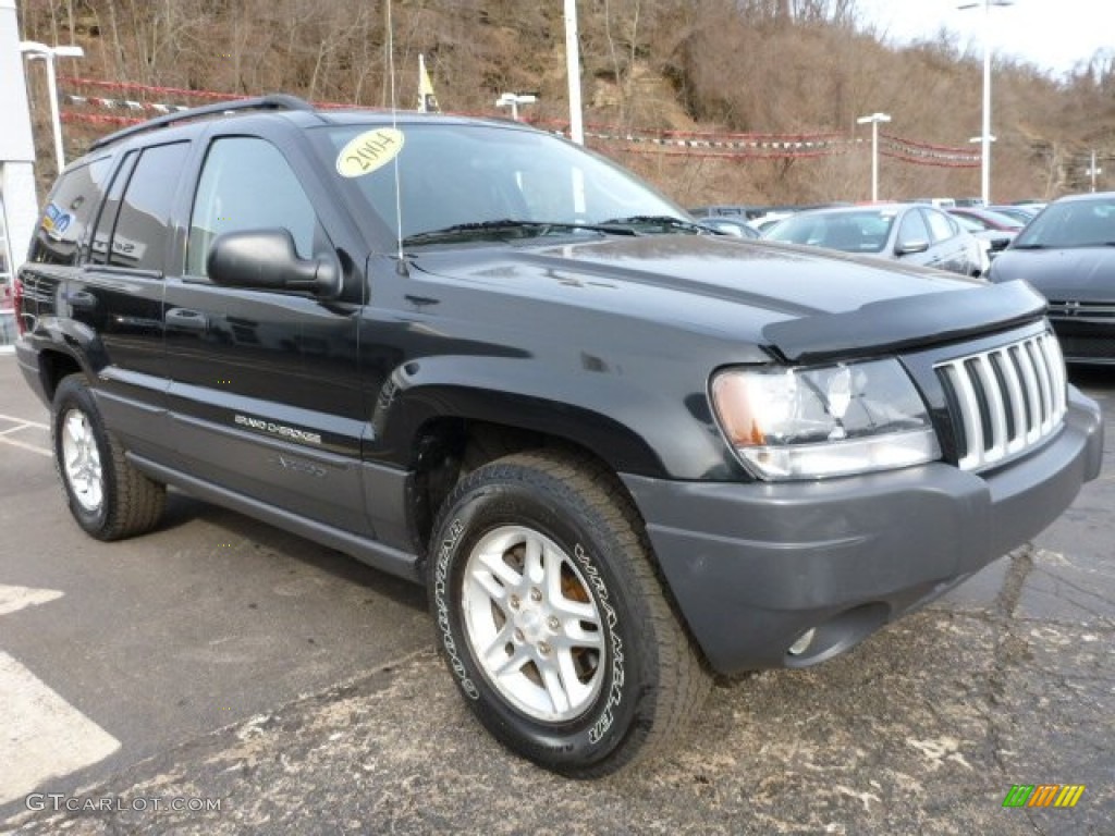2004 Grand Cherokee Laredo 4x4 - Brillant Black Crystal Pearl / Dark Slate Gray photo #8